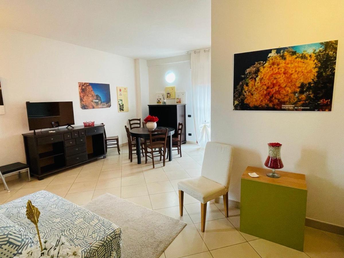 טירניה Regina Del Mare Holiday Apartments מראה חיצוני תמונה