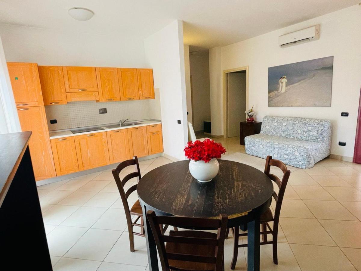 טירניה Regina Del Mare Holiday Apartments מראה חיצוני תמונה