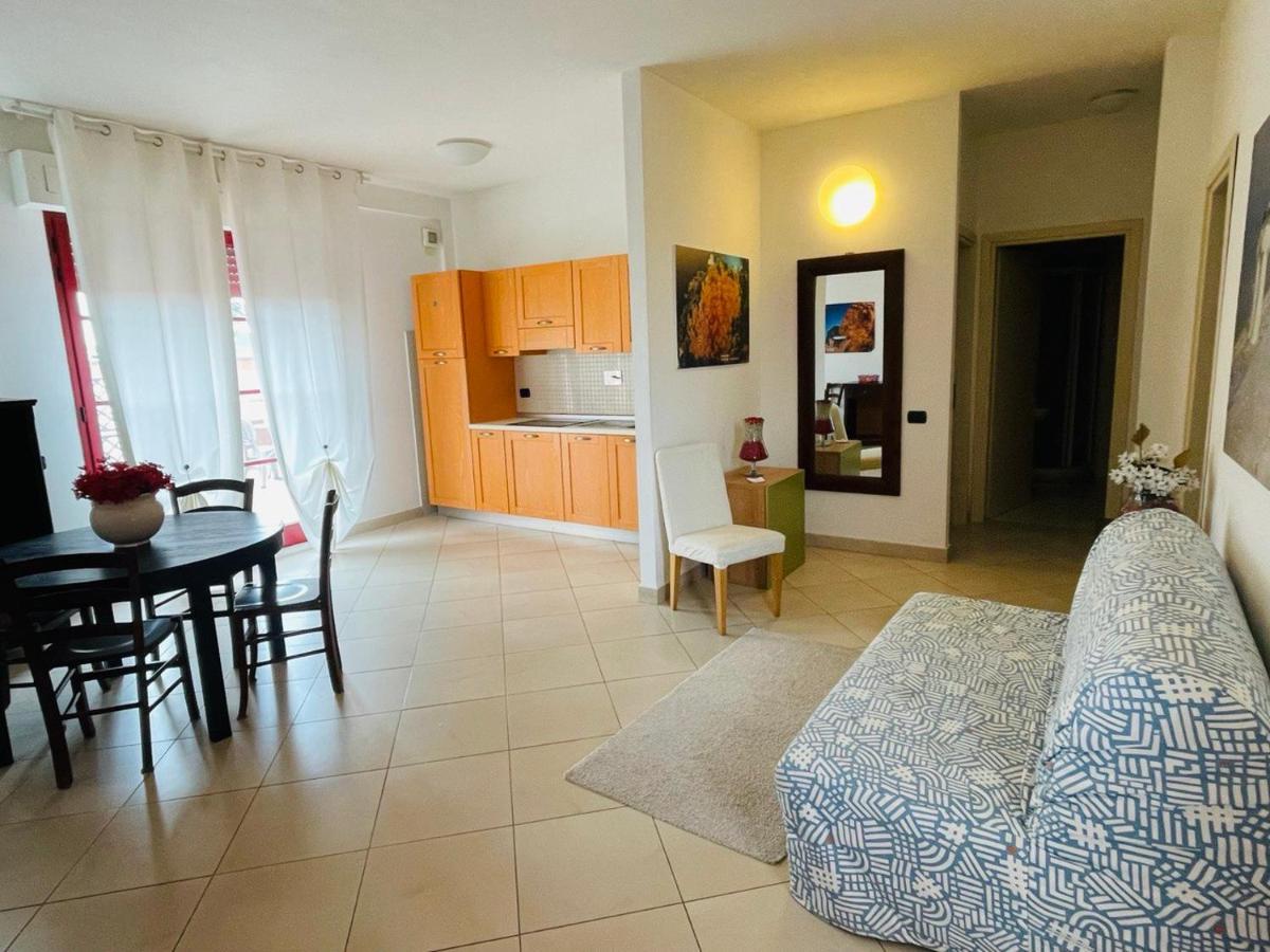 טירניה Regina Del Mare Holiday Apartments מראה חיצוני תמונה